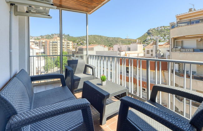 Apartment Near Plataj De Roses Beach - Photo 18