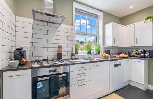 Stylish 4Bed Executive Stay WiFi and Parking - Photo 42