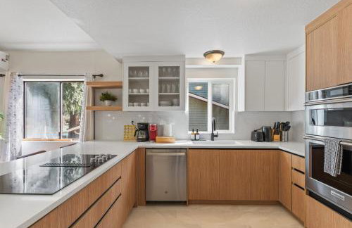 Riverfront w Cedar Hottub, Sauna, Movie Theatre - Photo 63