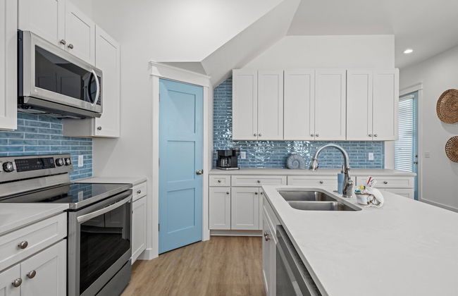 Spectacular 3br 4ba w/ Private Pool, 2 Min Walk to Beach - Sleeps 15! - Foto 14