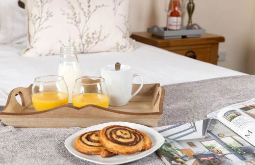 CRUCK BARN - Beautiful Renovated Barn within the Countryside - Photo 25