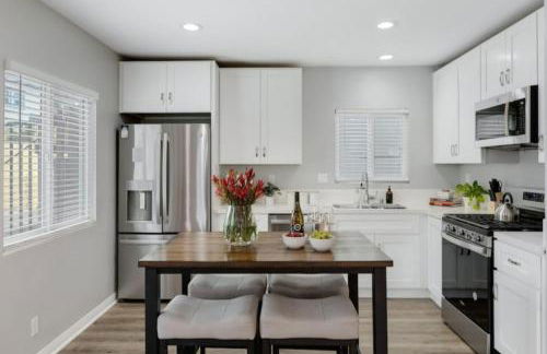 Leyla Pool Spa Min to Downtown Freeways Beaches - Foto 18