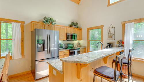 Game Room and 3-Story Deck at Lake Hiwassee Hideaway - Foto 5