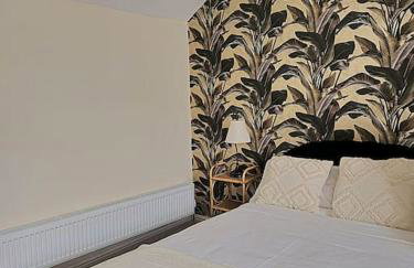 Spacious Home for Longer Stays - Contractors & Relocators Welcome - Photo 6