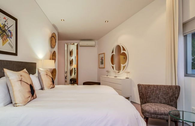 Immaculate Camps Bay Villa w Jacuzzi Views Pool Villa Grenache - Photo 20