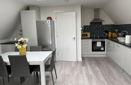 Orchid Lodge - Two Bed Generous Flat - Parking, Netflix, WIFI - Close to Blenheim Palace & Oxford - F4 - Photo 33