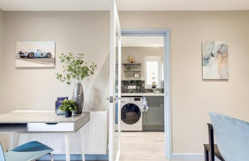 MK 2-Bedroom Contractor's Gem, 5 beds, sleeps 6, free parking - Foto 25