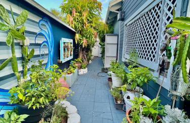 Artistic Retreat, King Suite with Private Balcony! - Foto 77