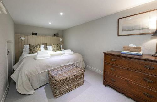 Farriers Cottage-Tranquil Haven, Central Location! - Photo 28