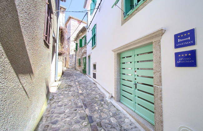 Vibrant and Elegant Downtown Krk Apartments - Photo 50