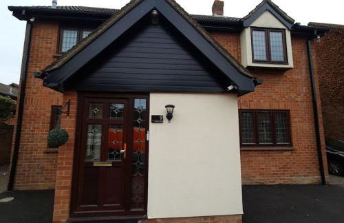 London Luxury 6 Bedroom Family House Sleeps 12 people Parking for 4 Cars Close to tube. - Foto 5