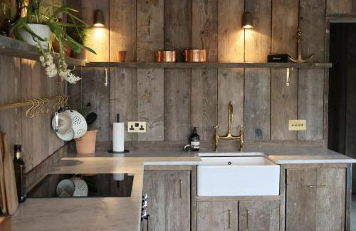 Riverside 2 Bed Cabin With Paddle Boards & Bikes - Foto 11