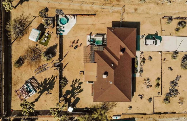 Cozy Rustic Home Minutes to Joshua Tree Nat l Park - Photo 30