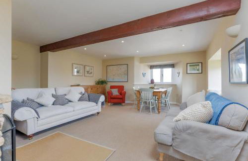 Dorset Farmhouse - Photo 6