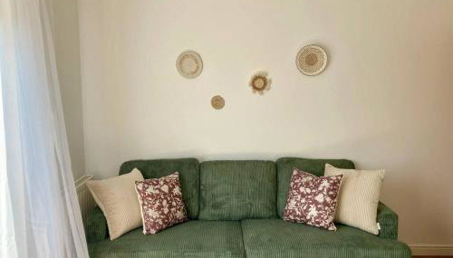 Ashford 4-Bed Townhouse with Garden and Parking - Foto 4