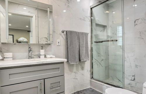 Cozy Lakefront House with a private dock and lake - Foto 9