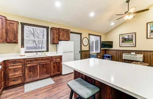 Stunning Views! Table Rock Lake Cabin Near Marina - Foto 10