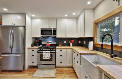 Lakeside Lodge at Fern Lake - 3BR, 1BA Waterfront with Dock - Foto 7