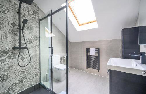 Spacious 6 Bedroom Escape with Hot Tub, Games Room & Karaoke in Yorkshire - Foto 46