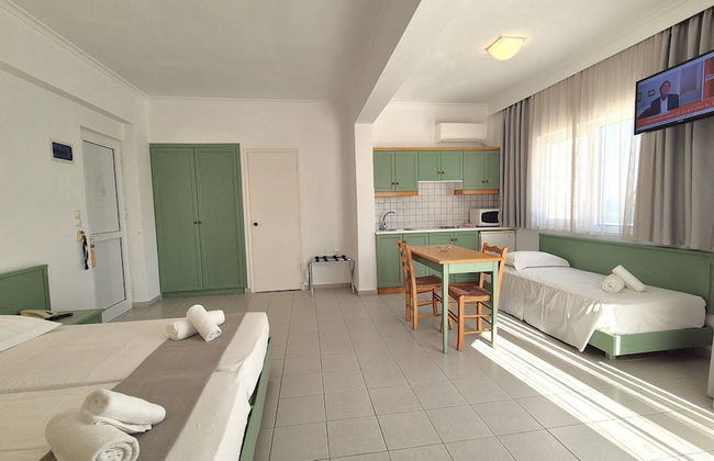 Andromeda Hotel Apartments - Photo 18