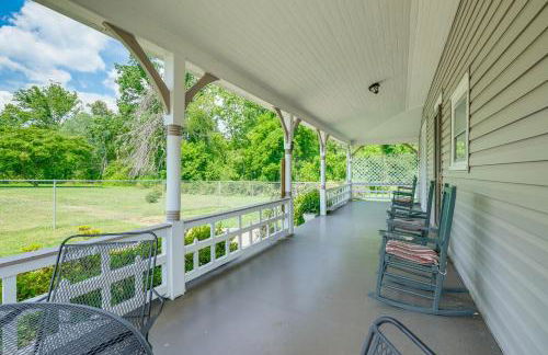Mtn Views and Idyllic Setting! Clifton Forge Retreat - Foto 28