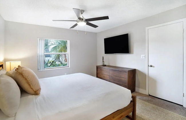 Dharma Home Suites Dania Beach at Sheridan Ocean Club - Photo 6