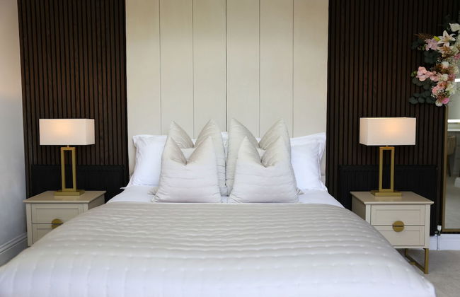 The Ultimate Bride & Hen Complex! Celebrations at The Old Fire Station Canterbury, 3 Homes - Foto 22