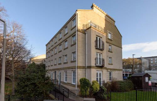 Stylish 2 Bed City Centre Apartment with Parking - Foto 16