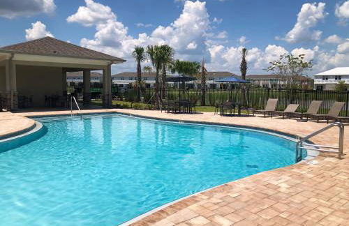 Modern Bright Home - Pool, Parks and Disney - Foto 21