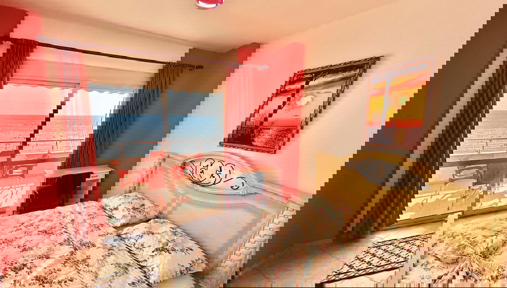 Beachfront Apartment With Stunning Sea Views - Foto 1, Imagen principal