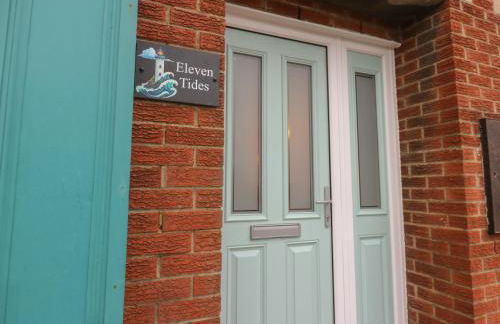 Eleven Tides - Photo 1