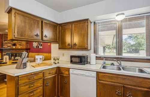 HotTub, Cinema & Games in a Quiet Neighborhood - Foto 40