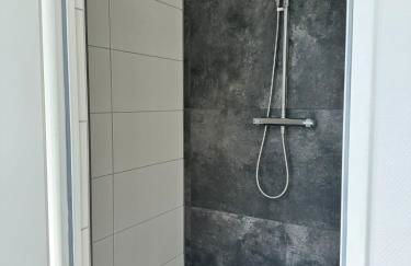 Ferienhaus Weserblick am Sandstrand mit Dart, Billard und Tischkicker - Photo 25