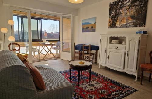 KO T2 avec grand balcon filant, Wifi, Clim à 4 min Remparts - Photo 10