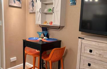 Seawall Breeze One bedroom Condo in Galveston - Photo 18