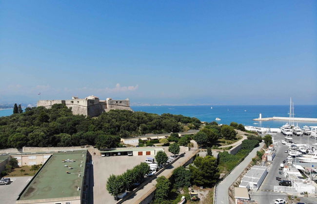 Picasso Apartments - Photo 39