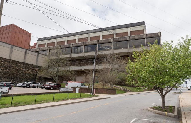 The Easy Spot Downtown Free Parking Elevator - Foto 28