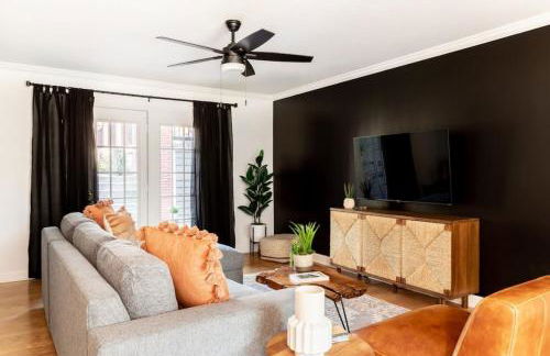 Stylish Downtown Nashville Condo with Patio & Free Parking - Foto 1