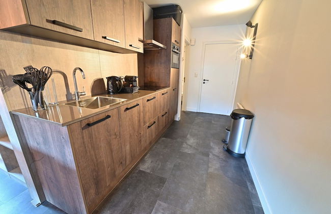 Modern Apartment With Terrace - Photo 6