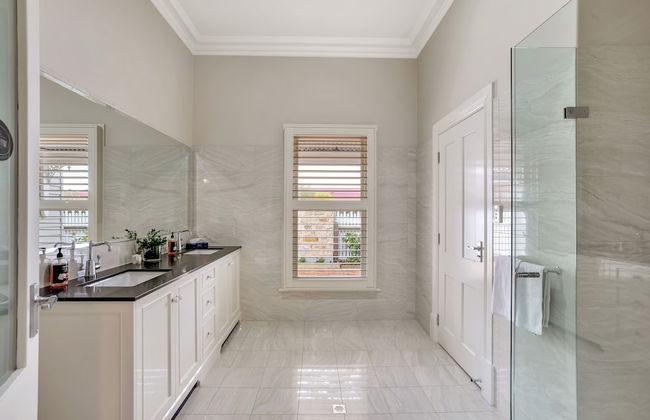 Grandview Accommodation - The Elm Tree Apartments - Photo 47