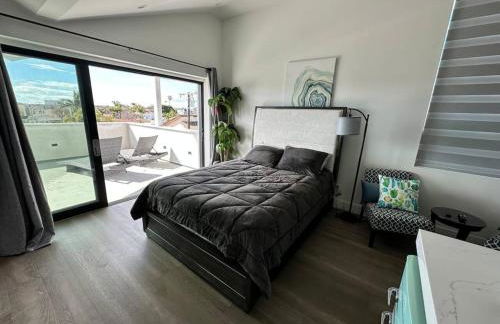 Modern Paradise - walk to beach- sleeps 10 - Foto 38