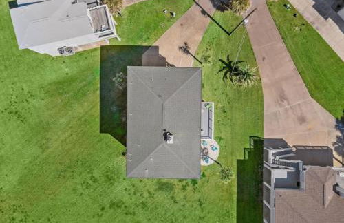 Huge beach house with great views, steps from sand - Foto 58