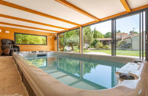 Jacuzzi - Spa de nage - Parc arboré - Foto 1