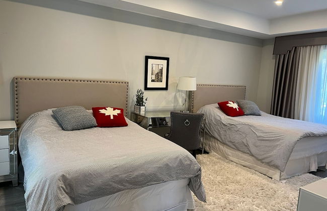 New Waterfront Mansion by Simply Comfort - Foto 9