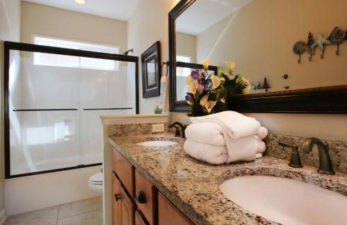 Amazing 4 Bedroom Vacation Home in The Villages of Crystal Lakes - Foto 18