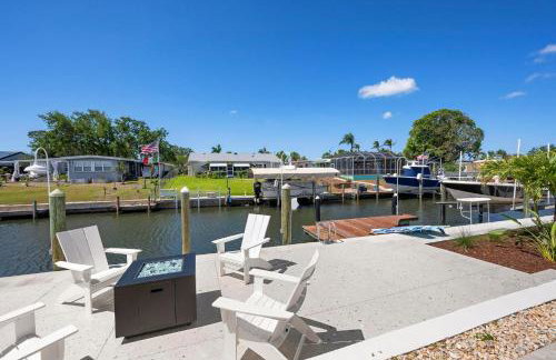 Bayside Hideaway! Private pool with water view and canal side dock! Available for Summer! - Foto 52