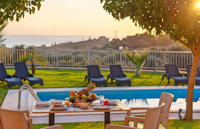 3 Villas Next to Each Other with Pool & Sea View - Foto 14