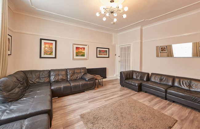 Host Stay Rosedale House - Photo 6