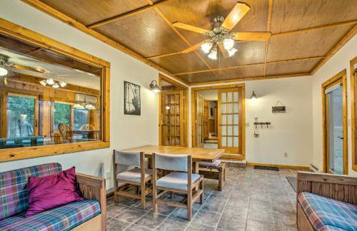 Riverfront Manton Cabin with Pool Table and Fire Pit! - Foto 12