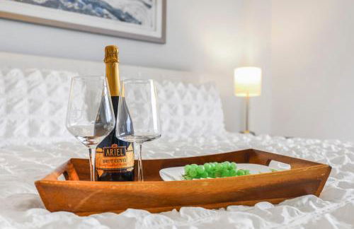 Walkout condo with beach access, pool and pickleball - Foto 20